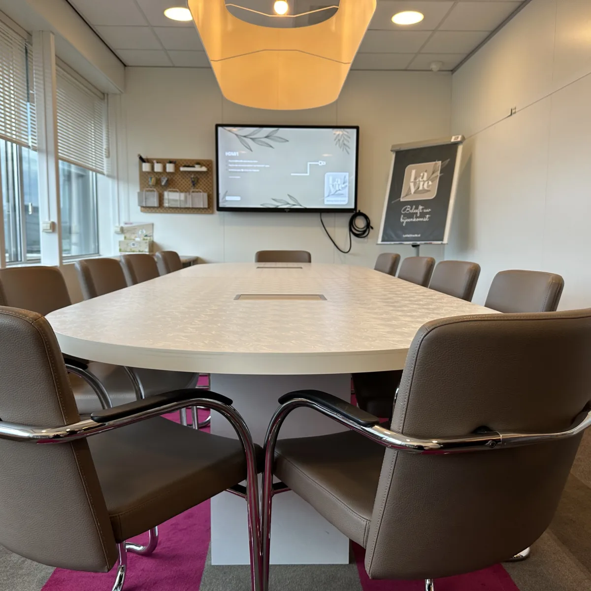 La Vie Meeting Center CTOUCH Riva R2 3