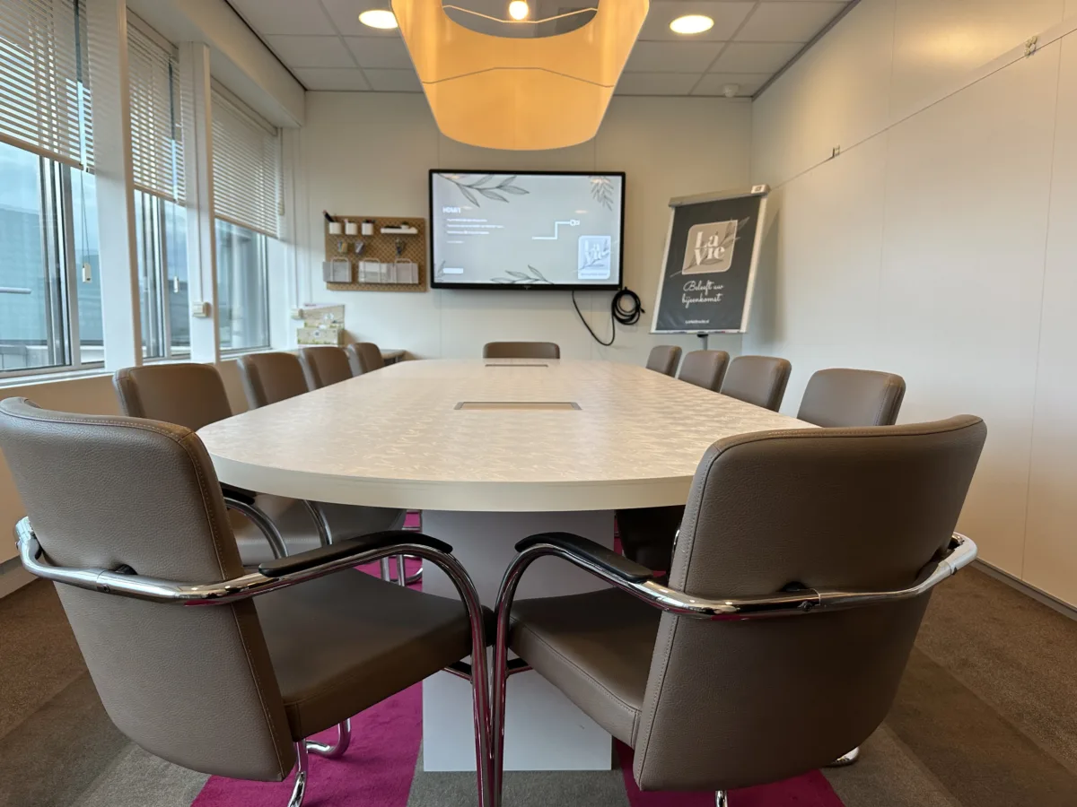 La Vie Meeting Center CTOUCH Riva R2 3