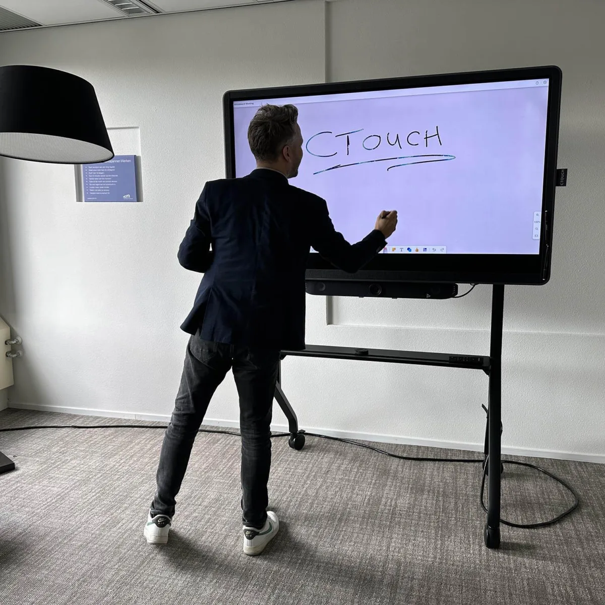 Gemeente Pijnacker Nootdorp CTOUCH Canvas Touchscreens Whiteboarden in vergaderruimte