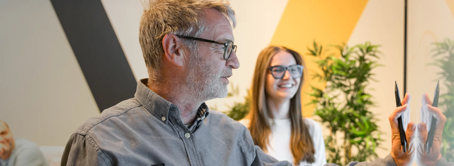 Display Header Image